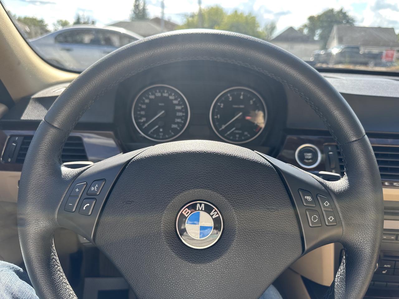 2011 BMW 3-Series 328i xDrive Photo