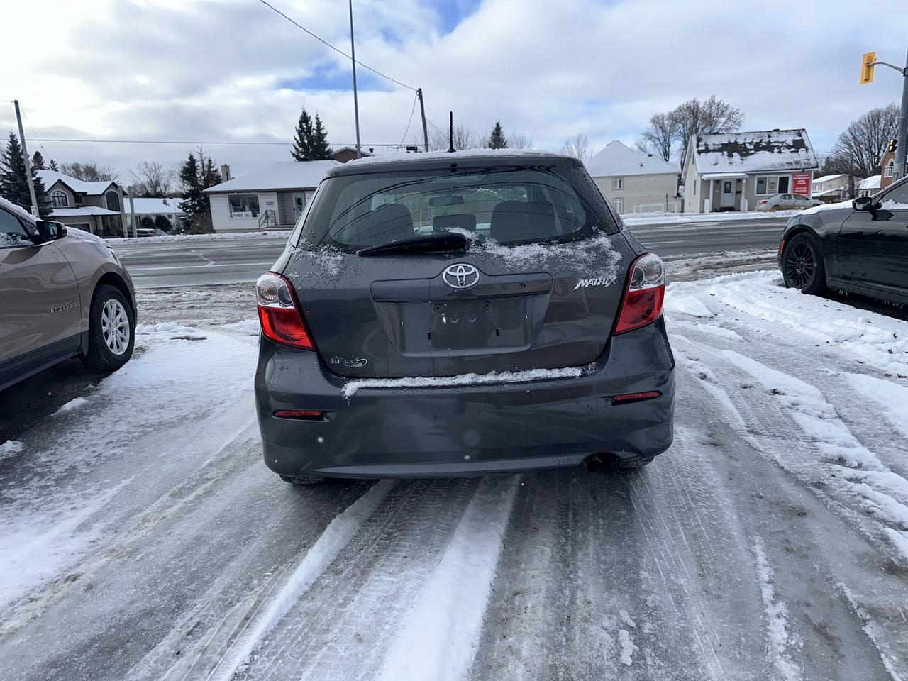 2014 Toyota Matrix LE Photo