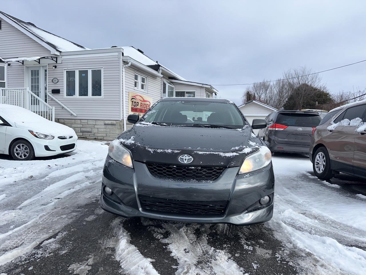 2014 Toyota Matrix LE Photo