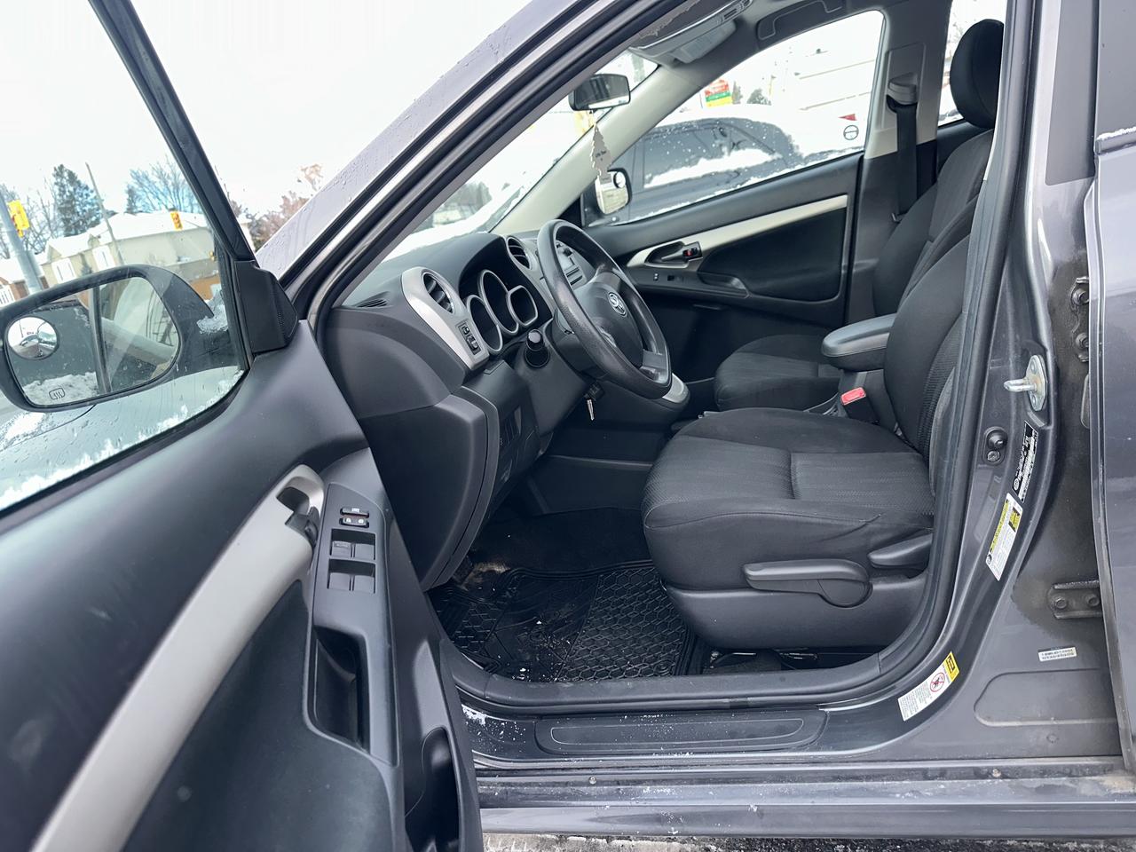 2014 Toyota Matrix LE Photo