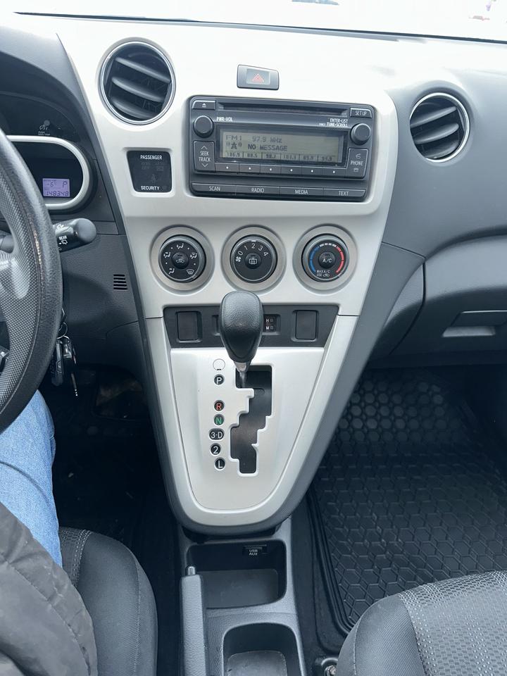 2014 Toyota Matrix LE Photo