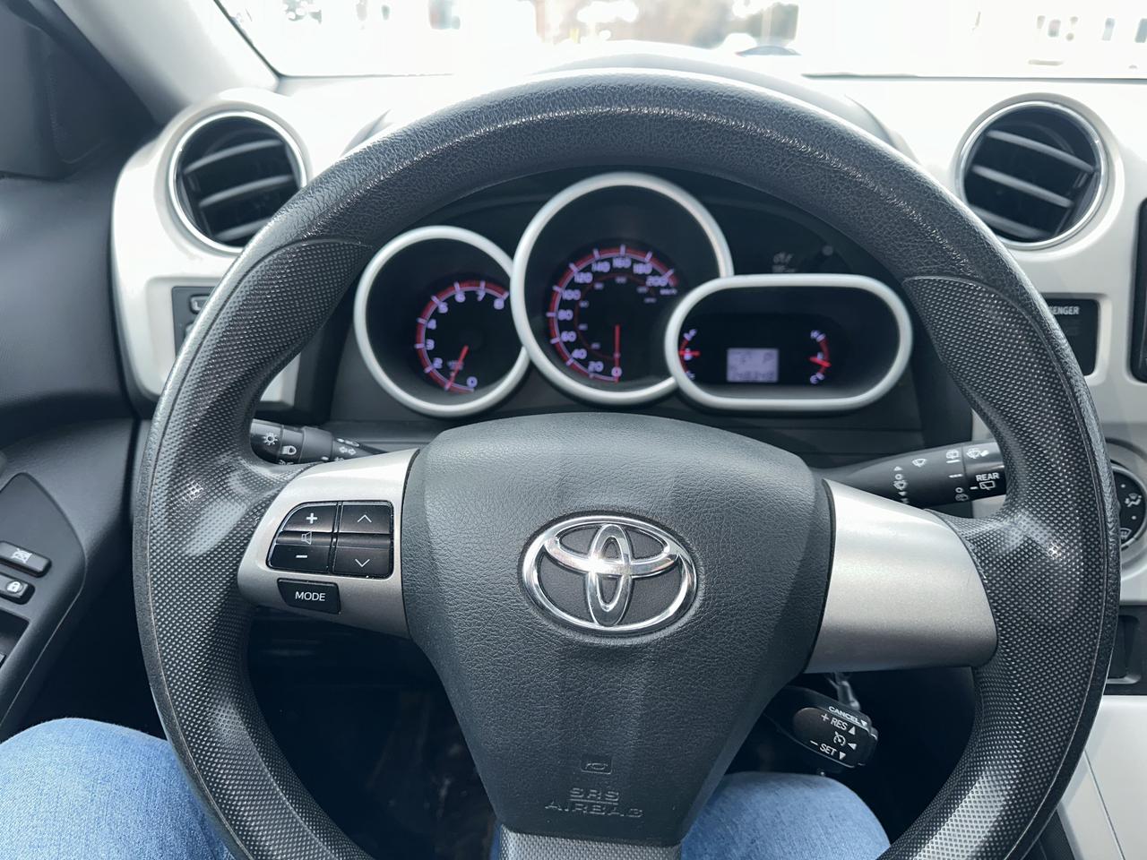 2014 Toyota Matrix LE Photo