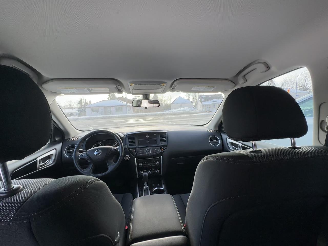 2017 Nissan Pathfinder SV Photo