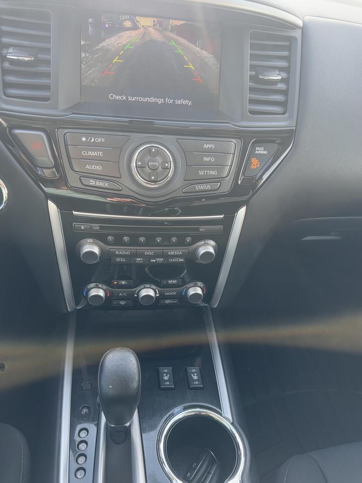 2017 Nissan Pathfinder SV Photo