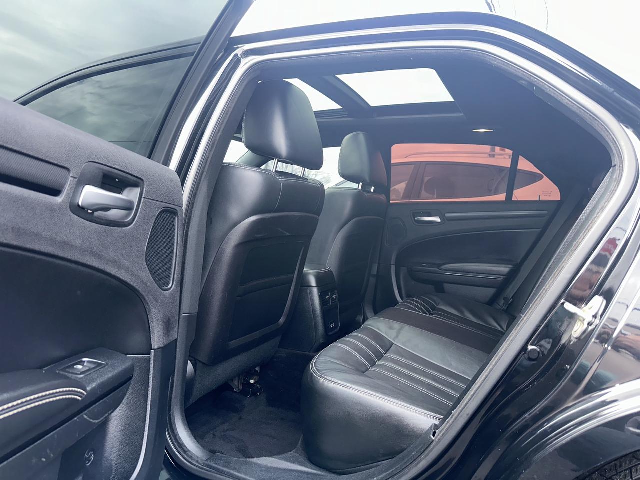 2016 Chrysler 300 S Photo