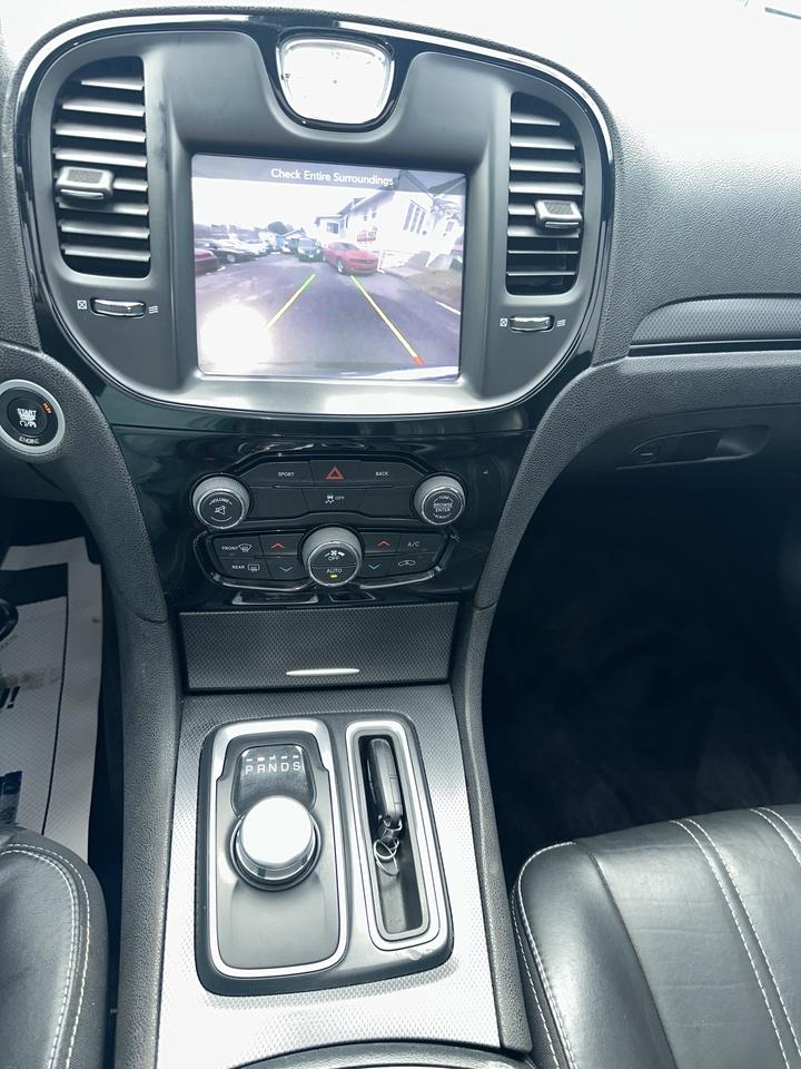 2016 Chrysler 300 S Photo