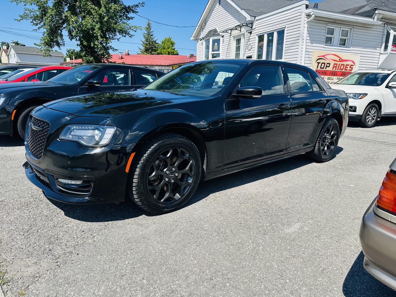 2022 Chrysler 300 LX Photo