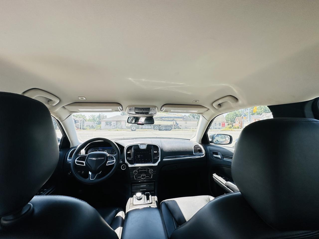 2022 Chrysler 300 LX Photo