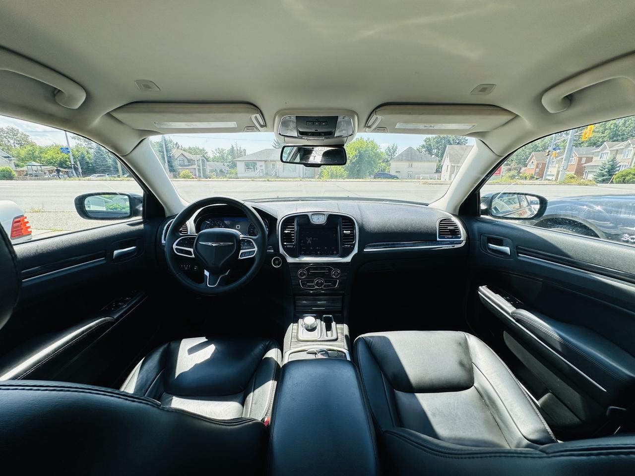 2022 Chrysler 300 LX Photo