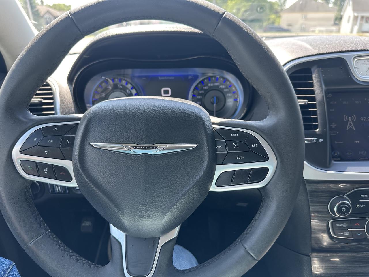 2022 Chrysler 300 LX Photo