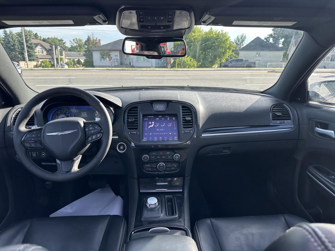 2023 Chrysler 300 S Photo