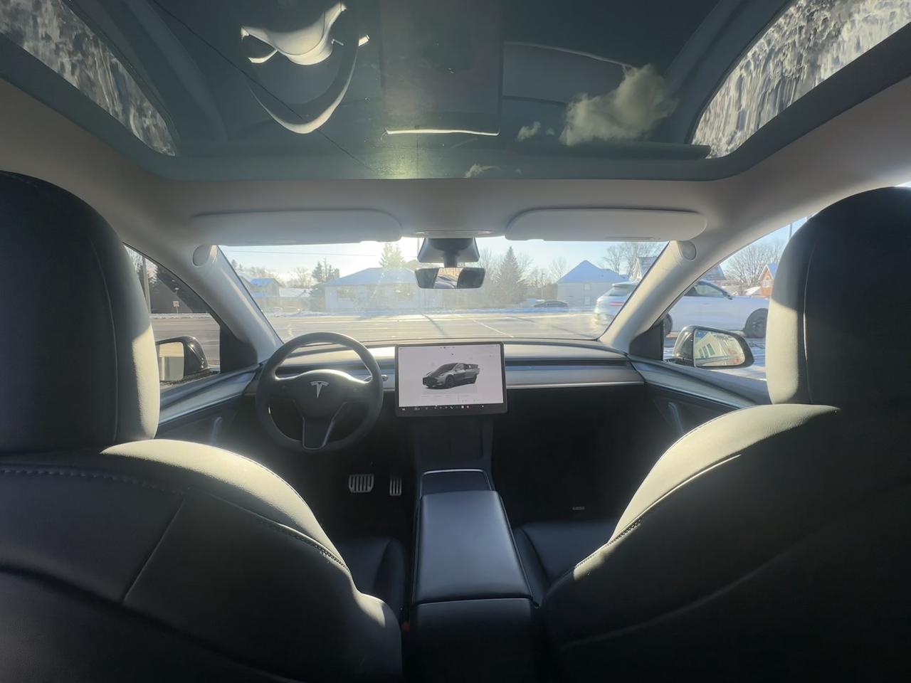 2023 Tesla Model Y PERFORMANCE Photo