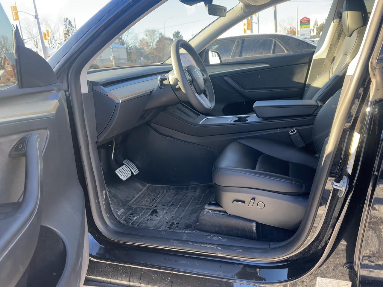 2023 Tesla Model Y PERFORMANCE Photo