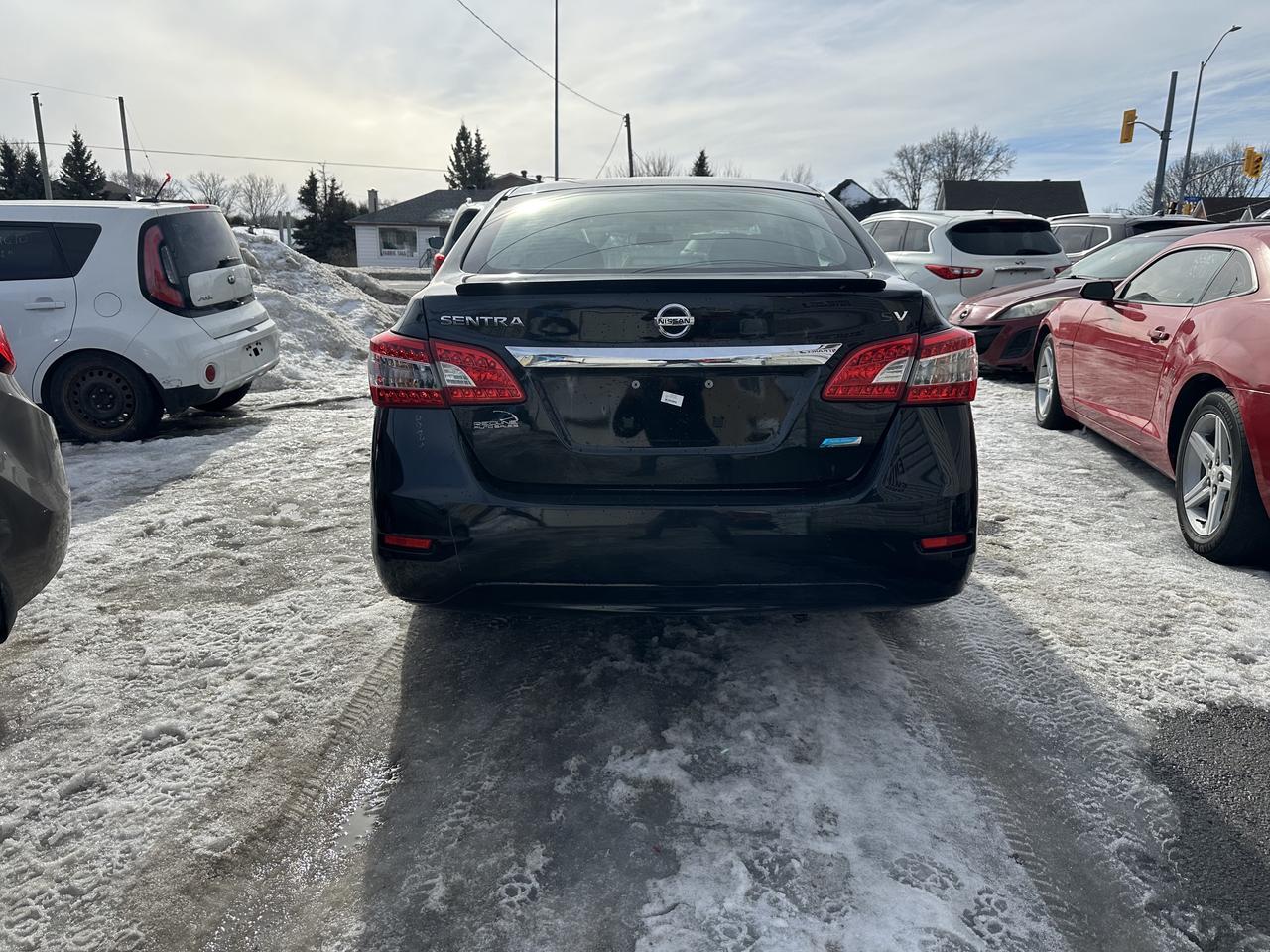 2015 Nissan Sentra SV Photo4