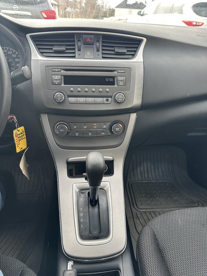 2013 Nissan Sentra SV Photo