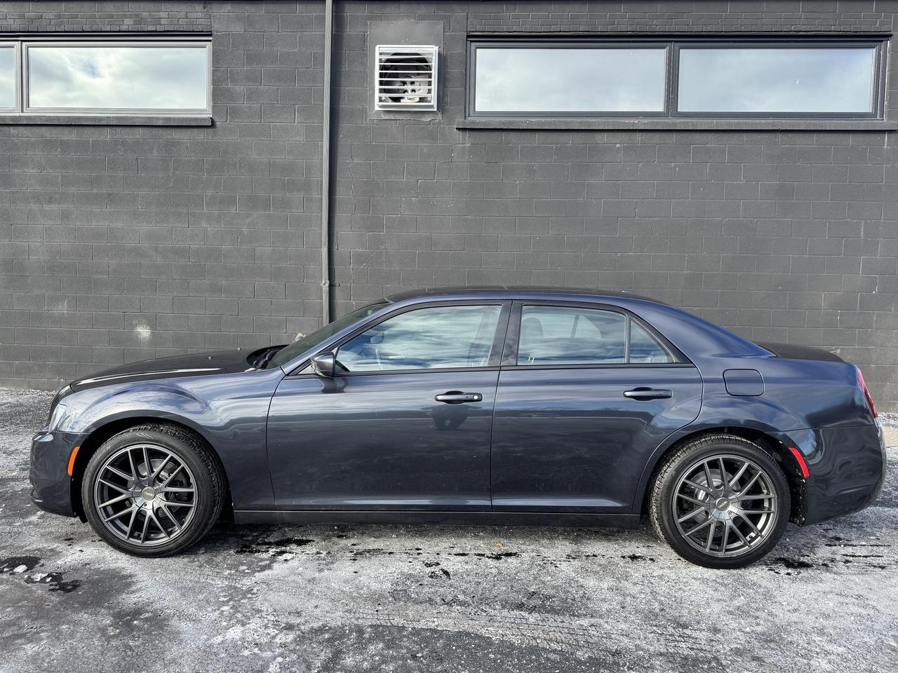 2016 Chrysler 300 S Photo