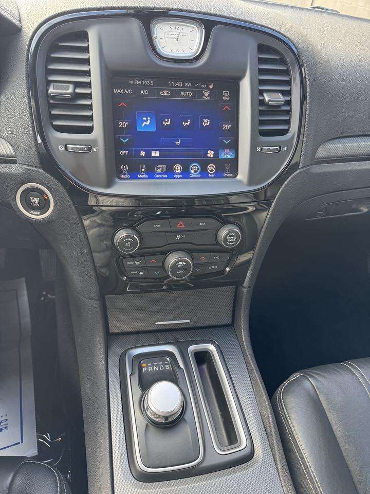 2016 Chrysler 300 S Photo