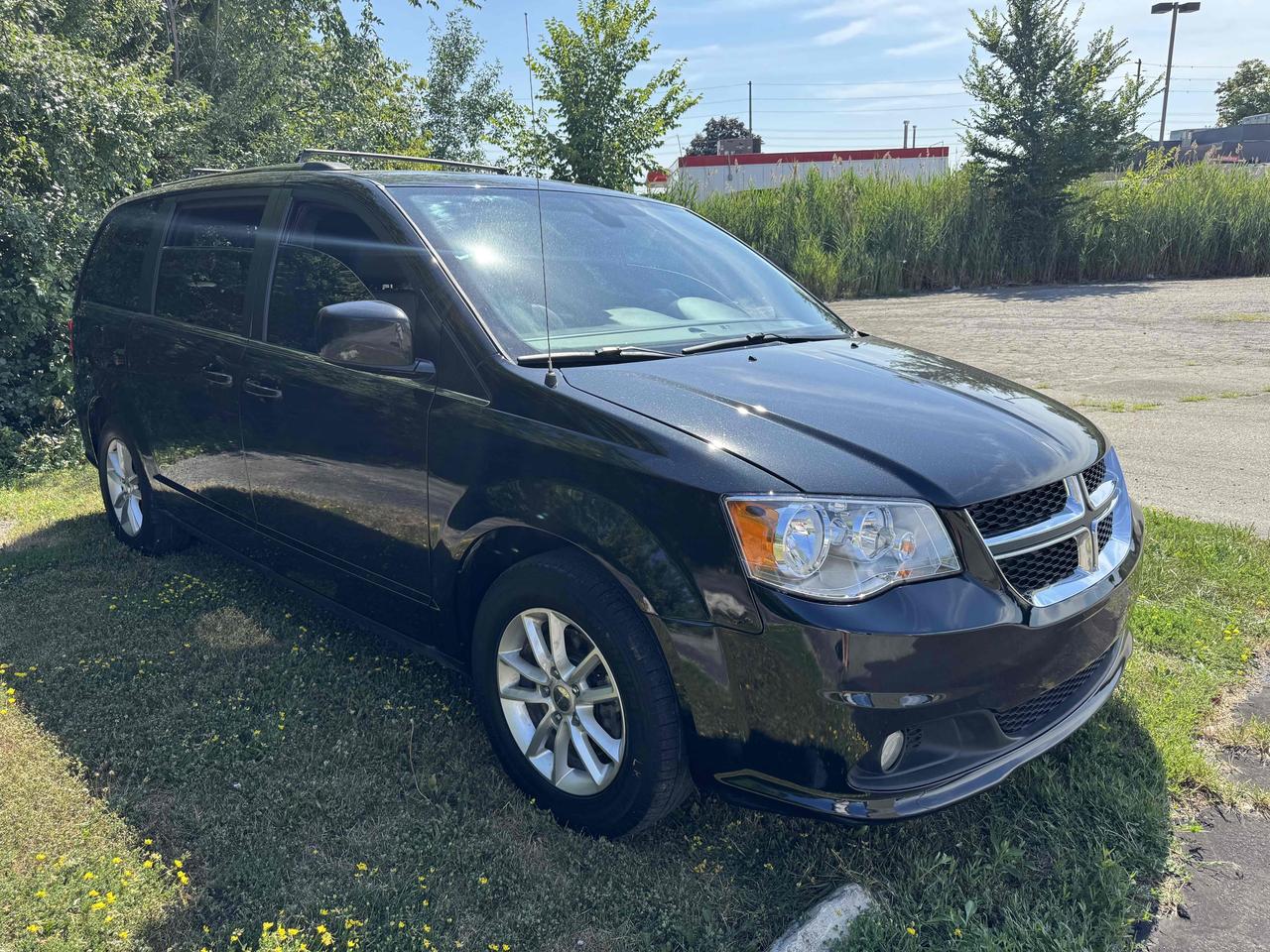 2019 Dodge Grand Caravan SXT Photo