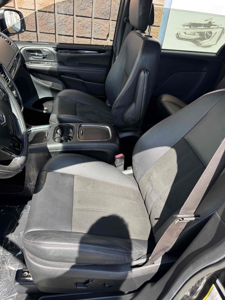 2019 Dodge Grand Caravan SXT Photo