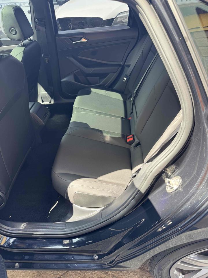 2021 Volkswagen Jetta HIGHLINE Photo