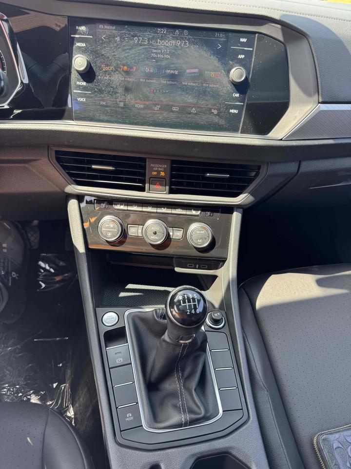 2021 Volkswagen Jetta HIGHLINE Photo