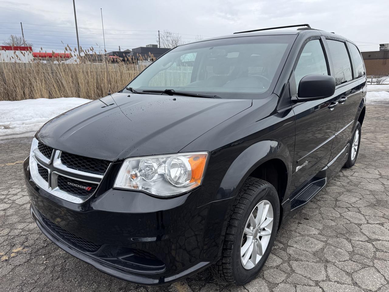 2016 Dodge Grand Caravan SXT Photo