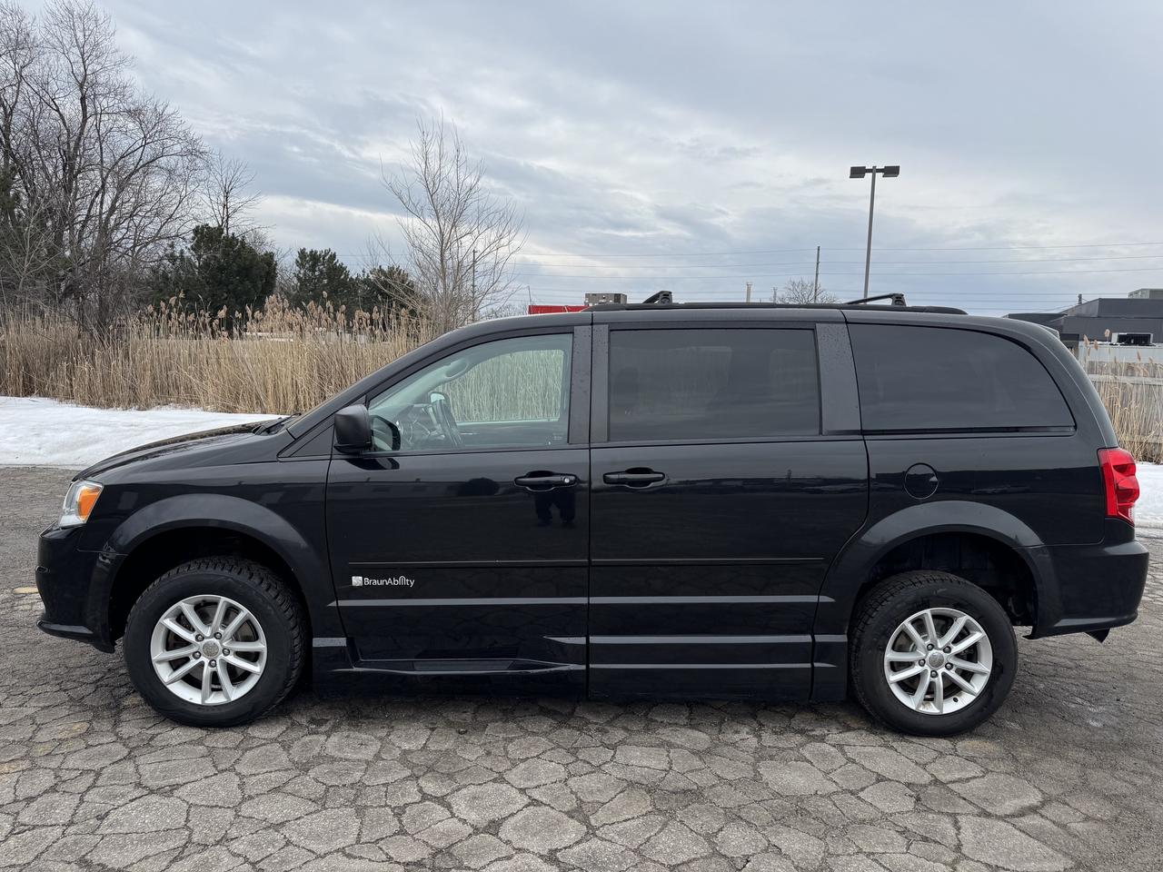 2016 Dodge Grand Caravan SXT Photo