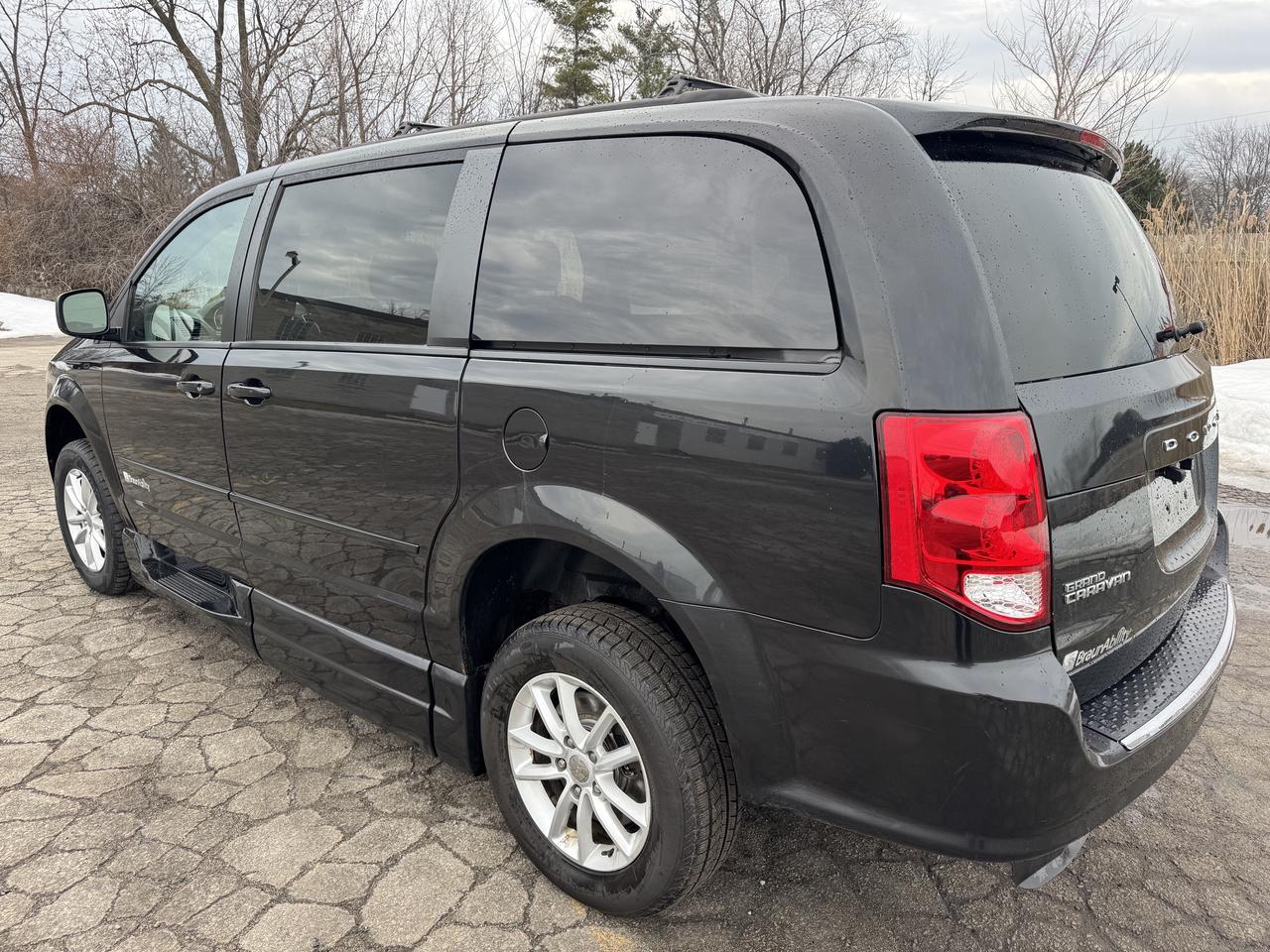 2016 Dodge Grand Caravan SXT Photo