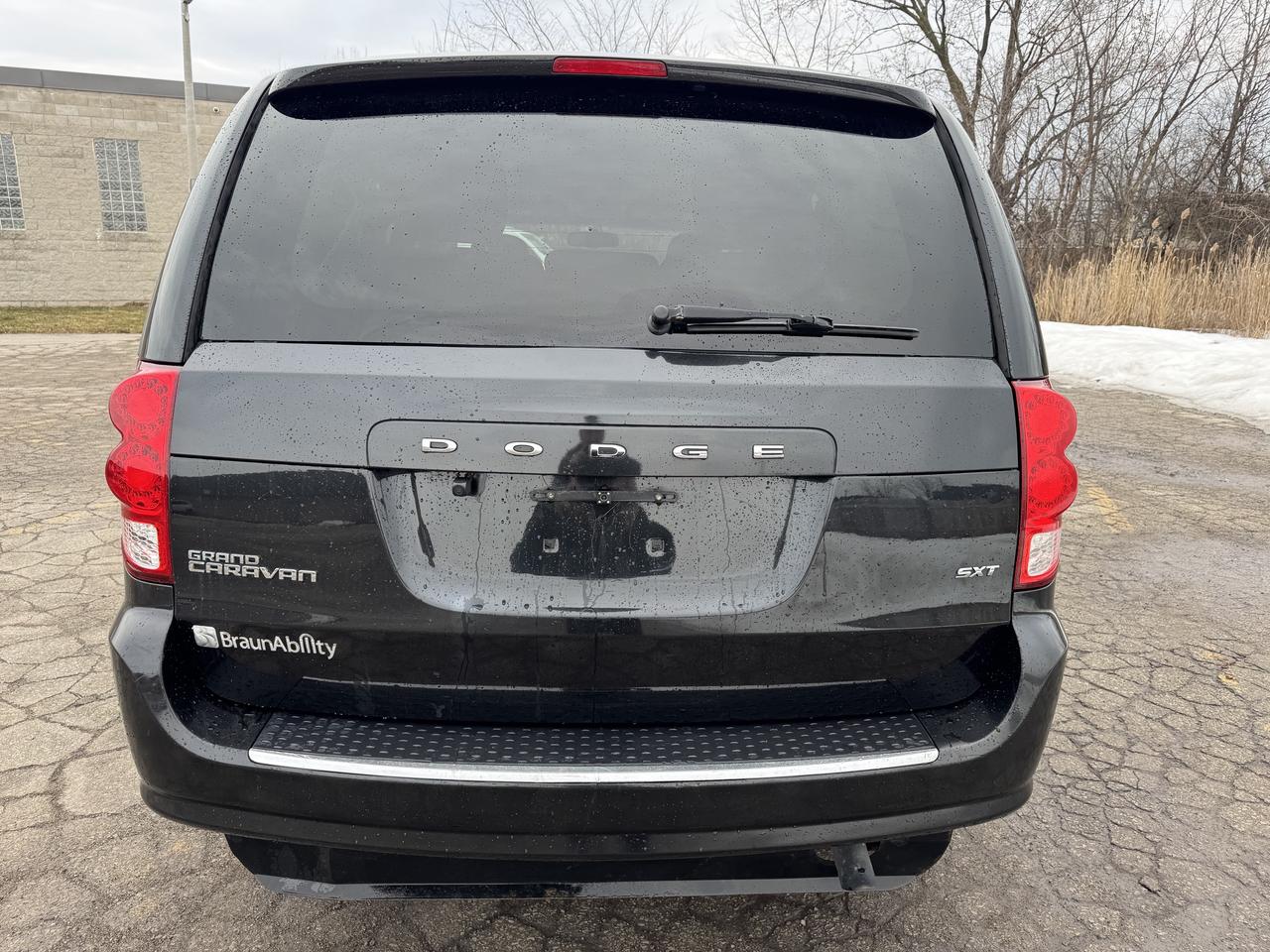 2016 Dodge Grand Caravan SXT Photo