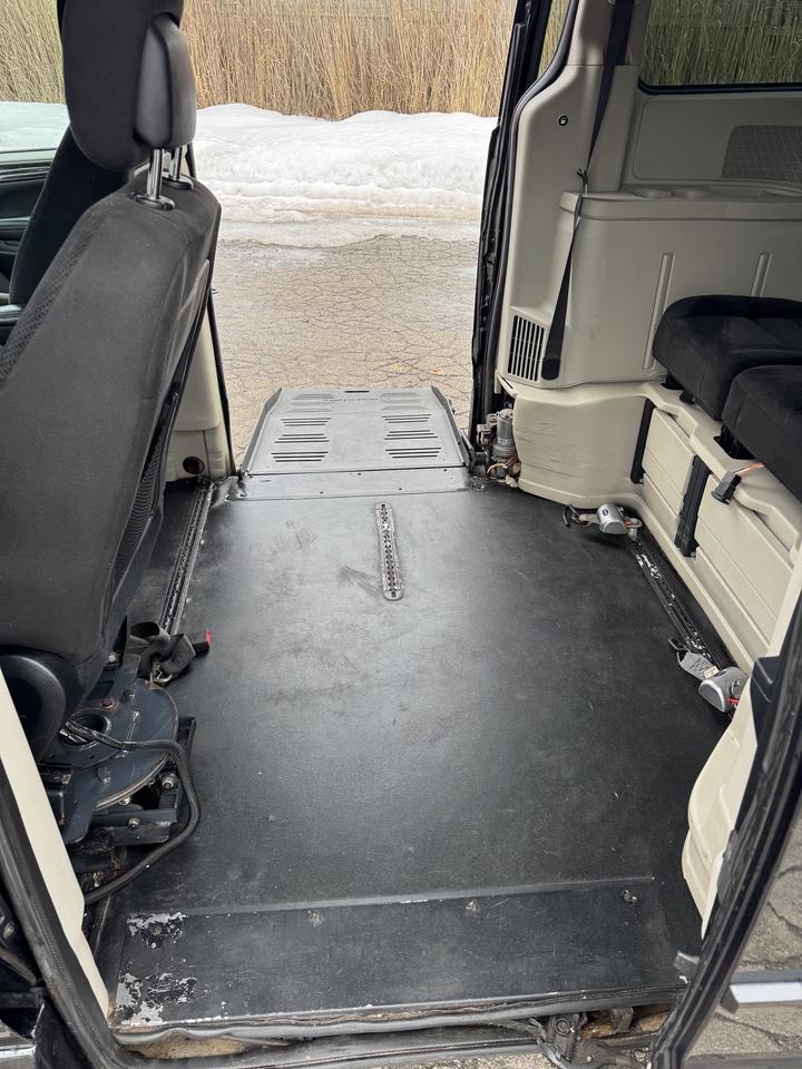 2016 Dodge Grand Caravan SXT Photo