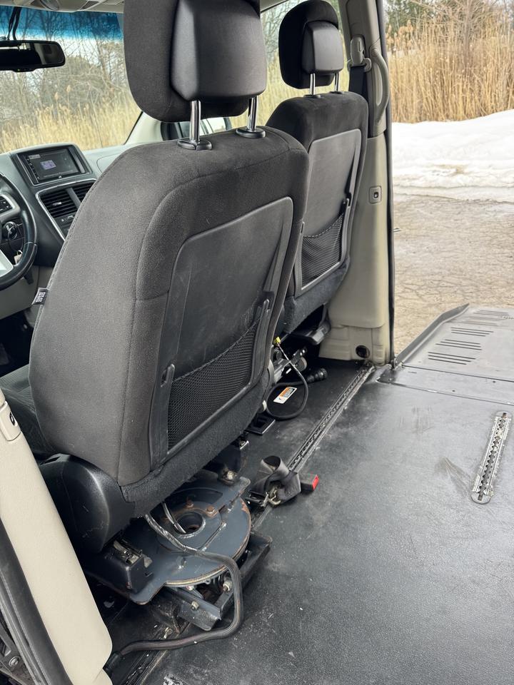 2016 Dodge Grand Caravan SXT Photo