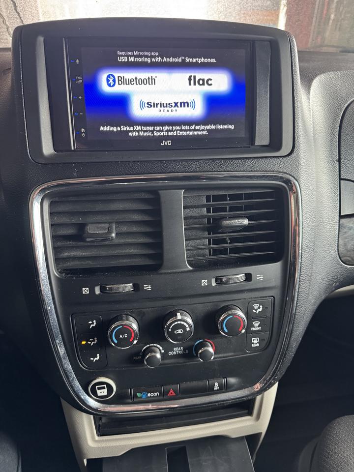 2016 Dodge Grand Caravan SXT Photo