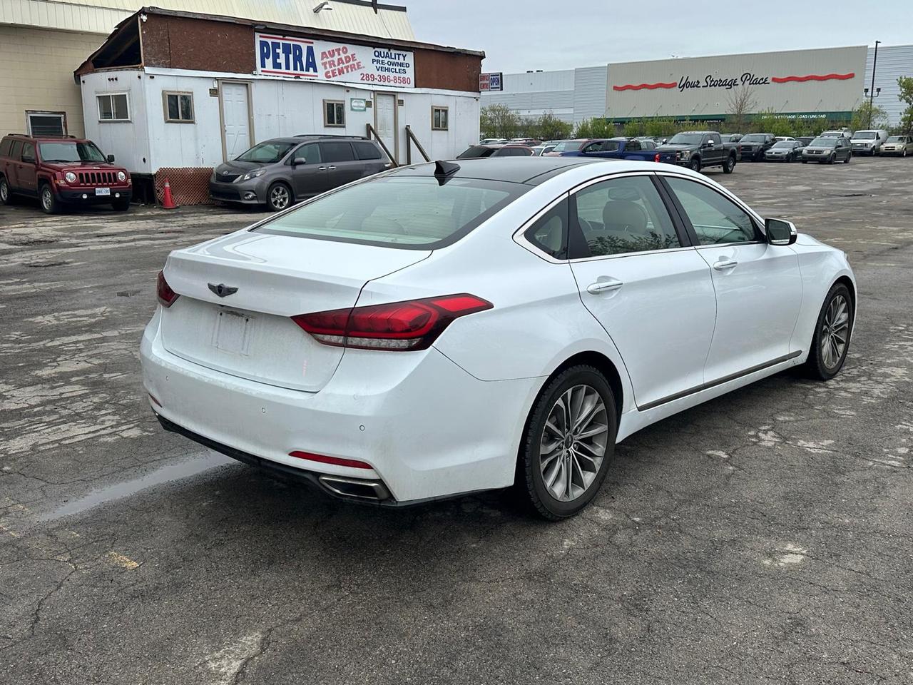 2015 Hyundai Genesis  Photo