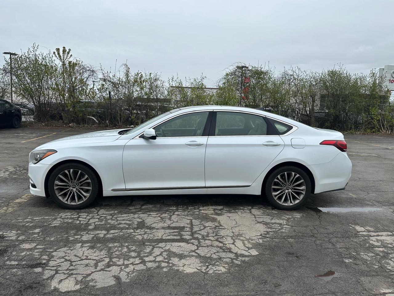 2015 Hyundai Genesis  Photo