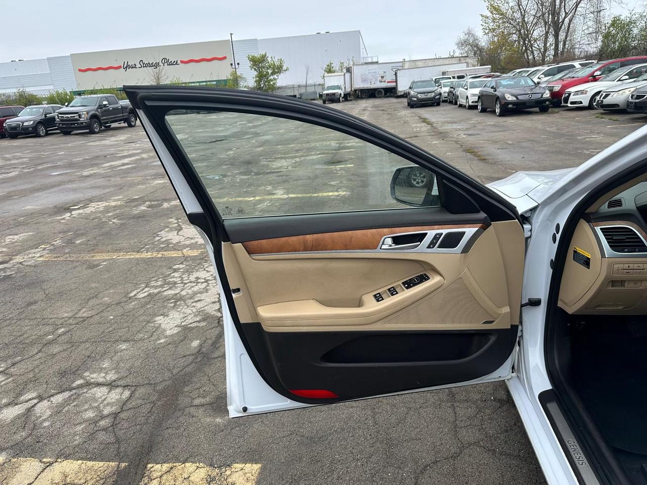 2015 Hyundai Genesis  Photo