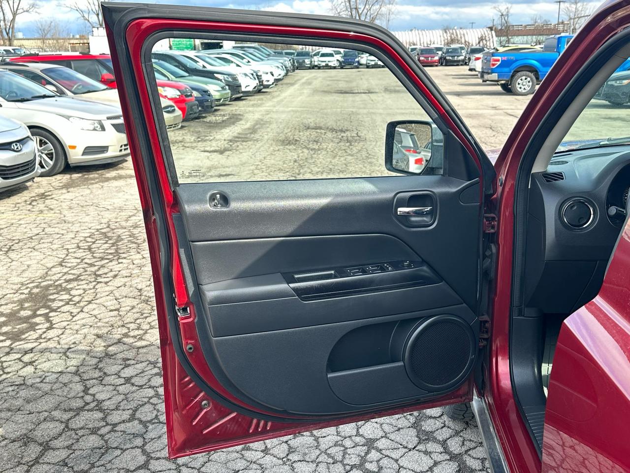 2016 Jeep Patriot Sport CVT Photo