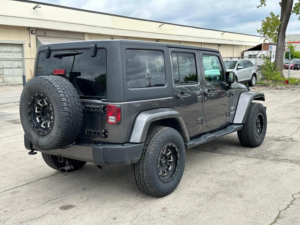 2018 Jeep Wrangler JK Unlimited Sahara Photo4