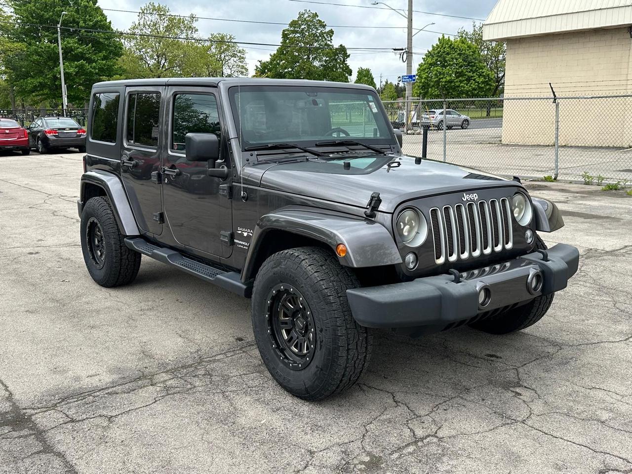 2018 Jeep Wrangler JK Unlimited Sahara Photo2