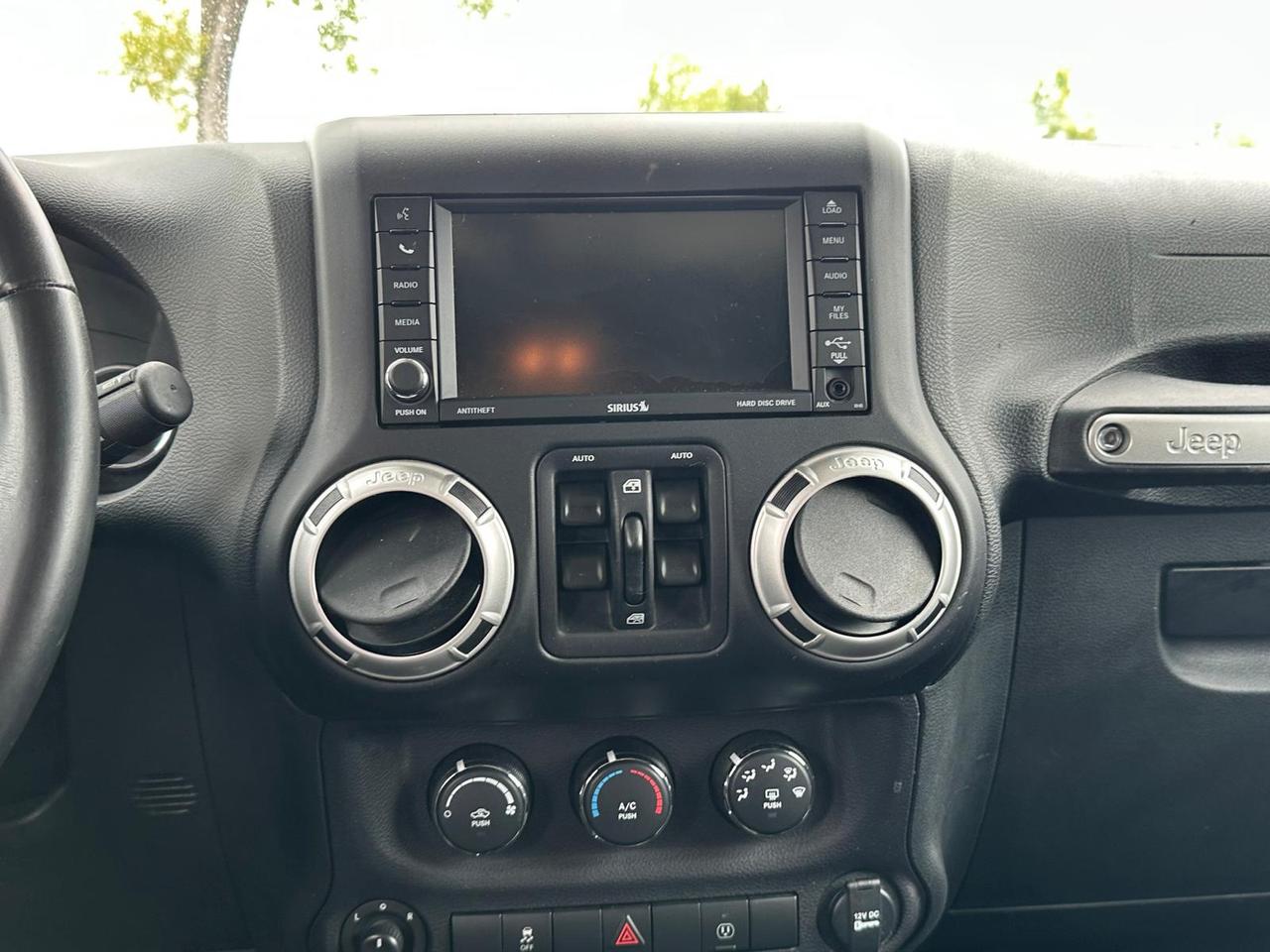 2018 Jeep Wrangler JK Unlimited Sahara Photo