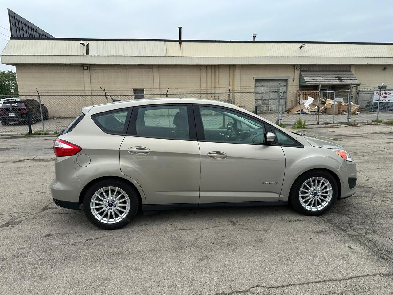 2015 Ford C-MAX SE Photo