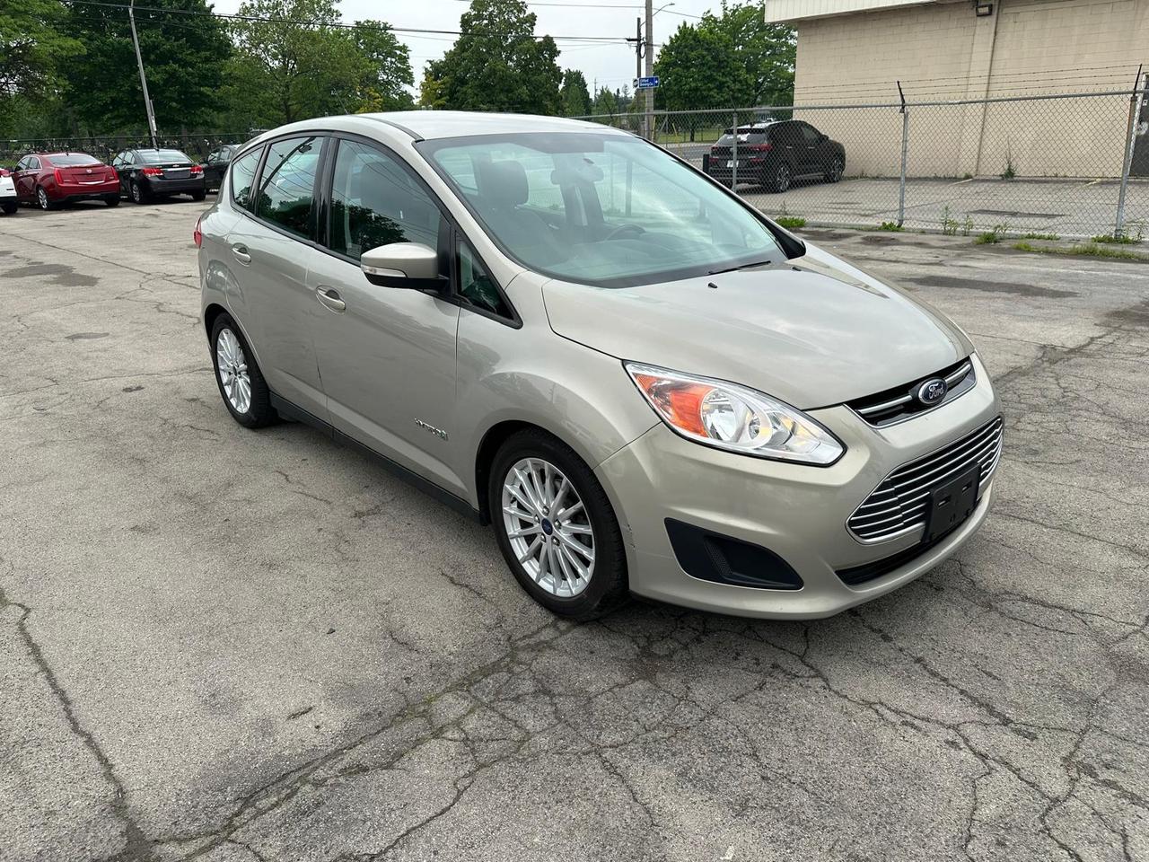 2015 Ford C-MAX SE Photo2