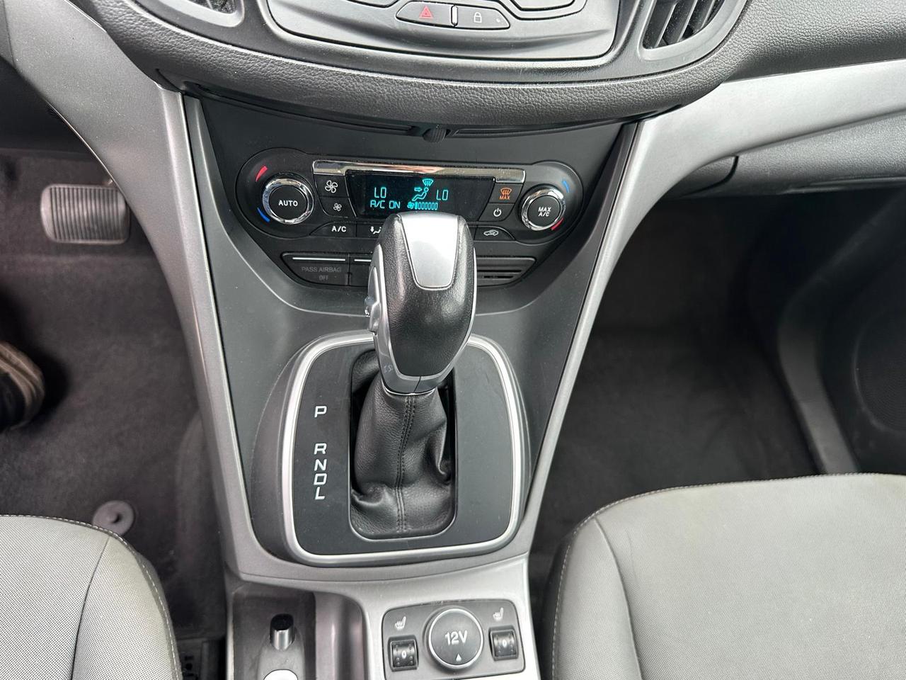 2015 Ford C-MAX SE Photo