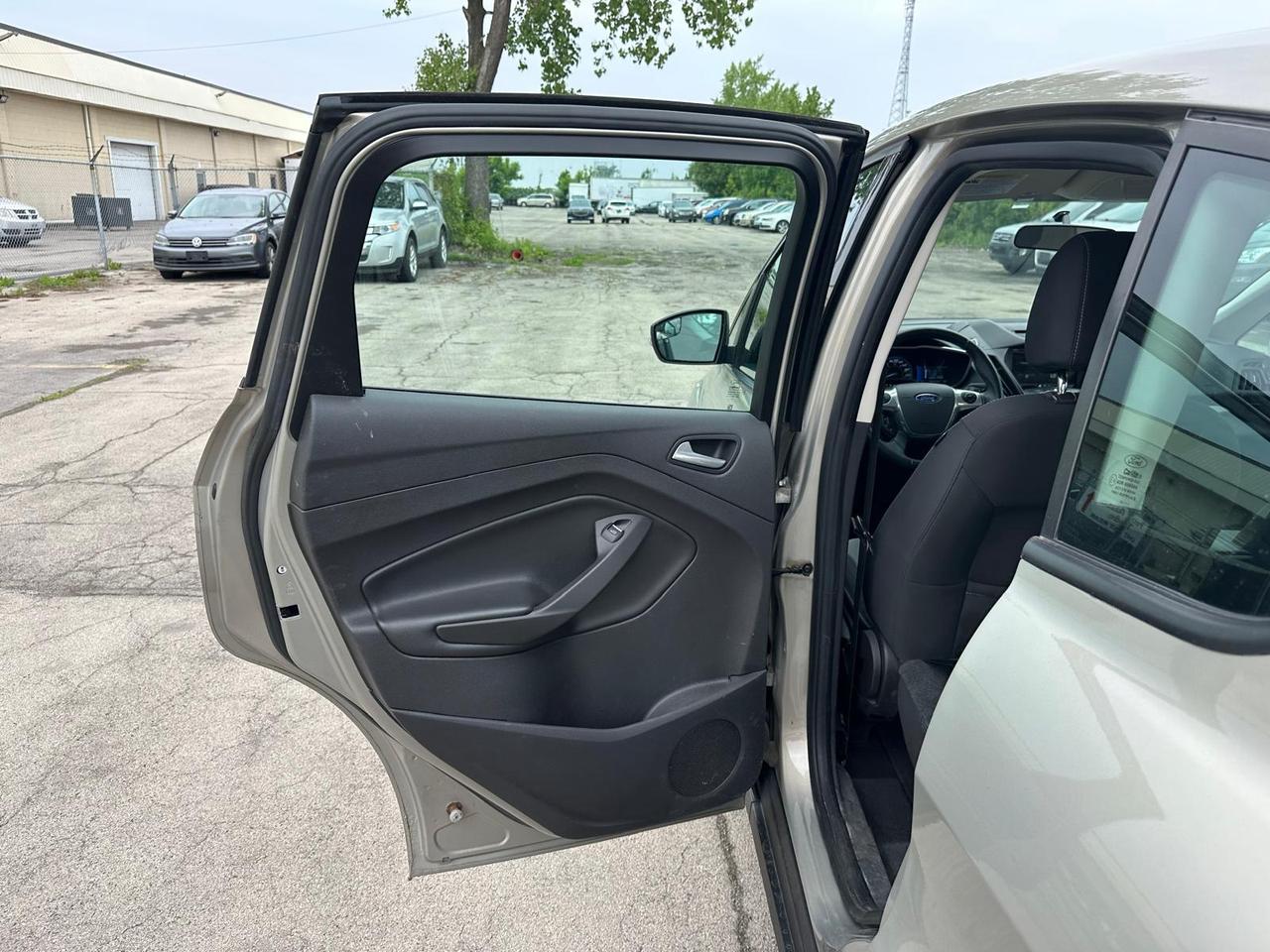 2015 Ford C-MAX SE Photo