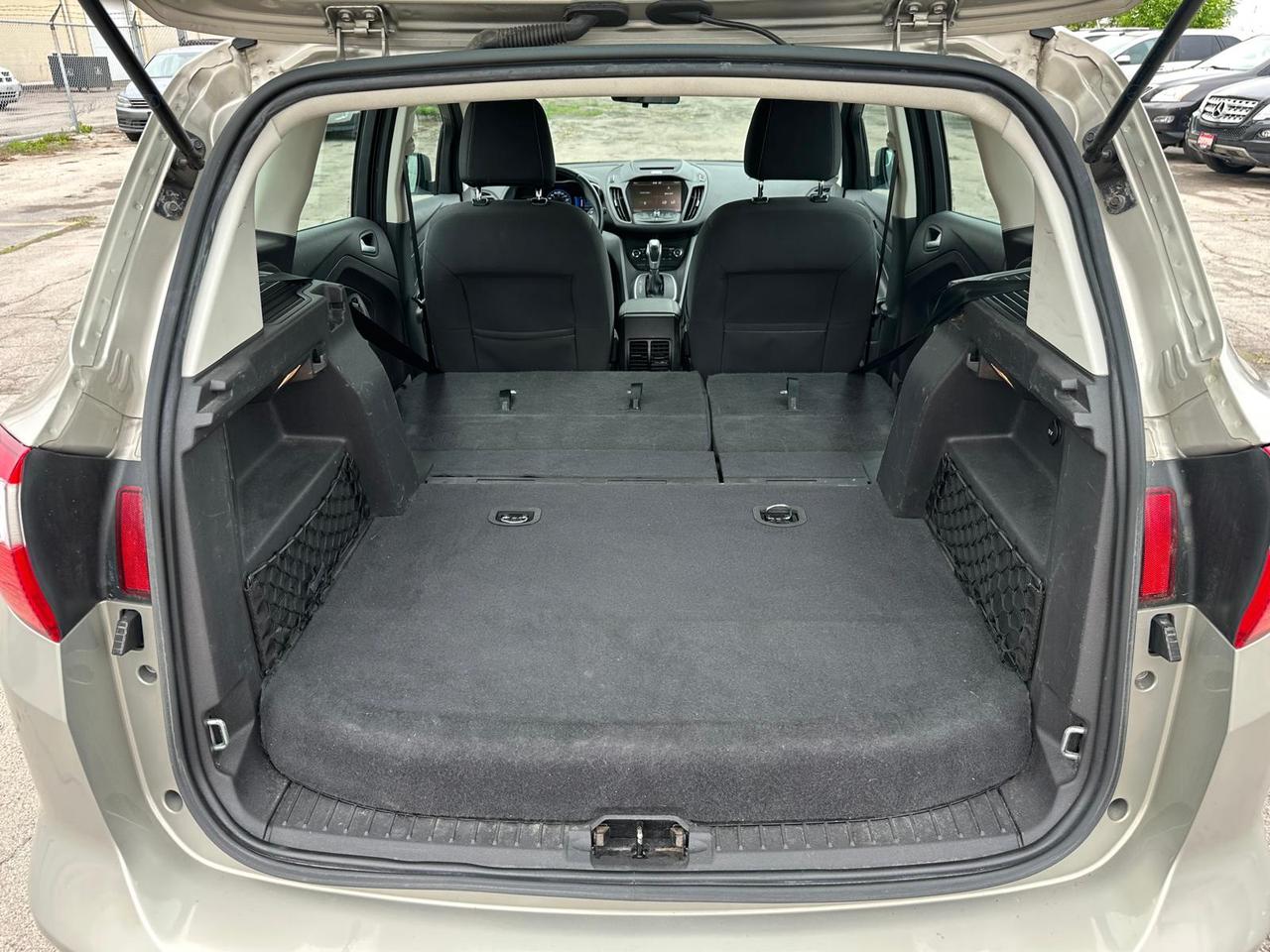 2015 Ford C-MAX SE Photo