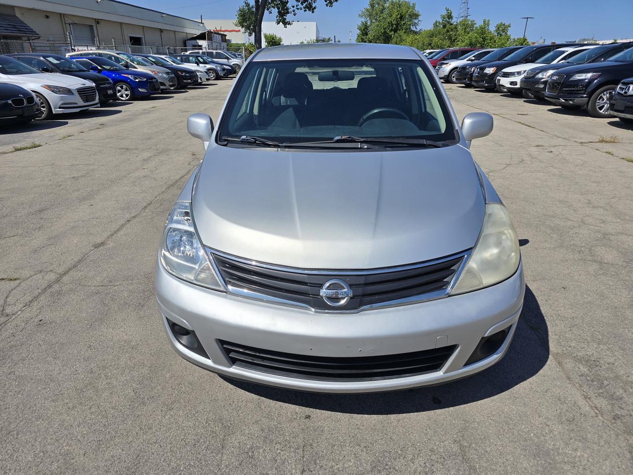 2010 Nissan Versa S Photo