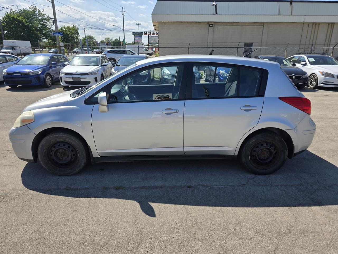2010 Nissan Versa S Photo