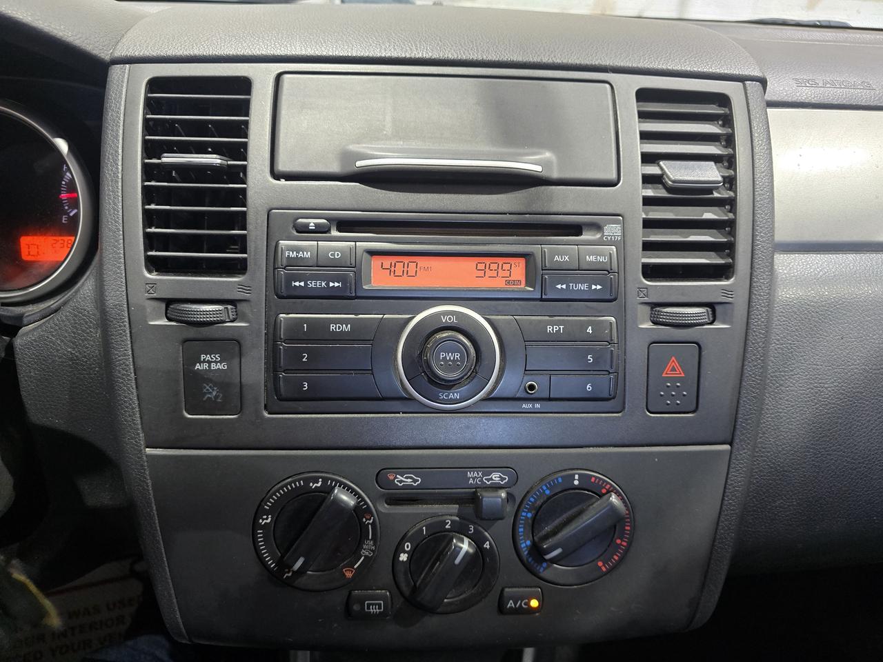 2010 Nissan Versa S Photo