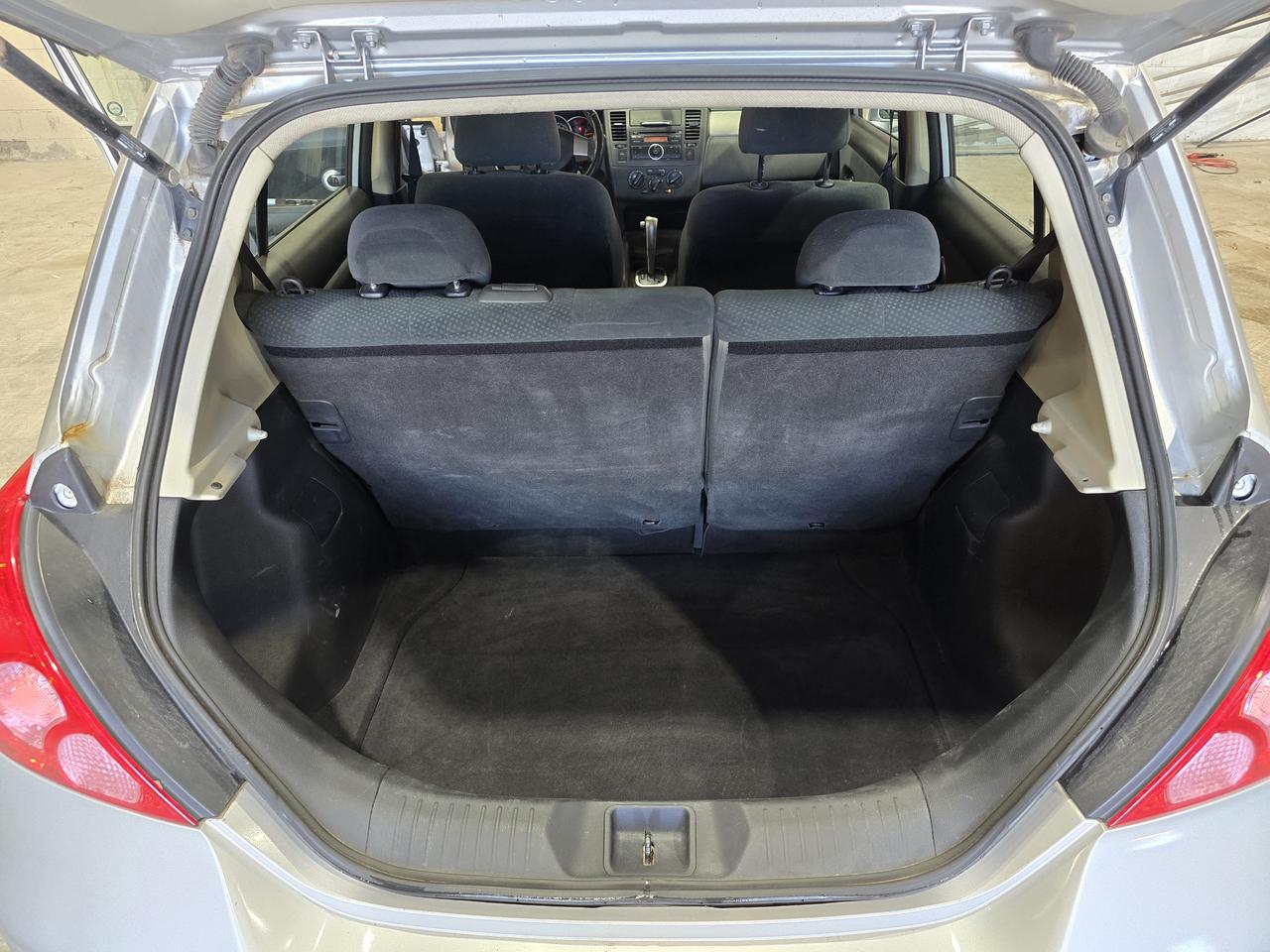 2010 Nissan Versa S Photo