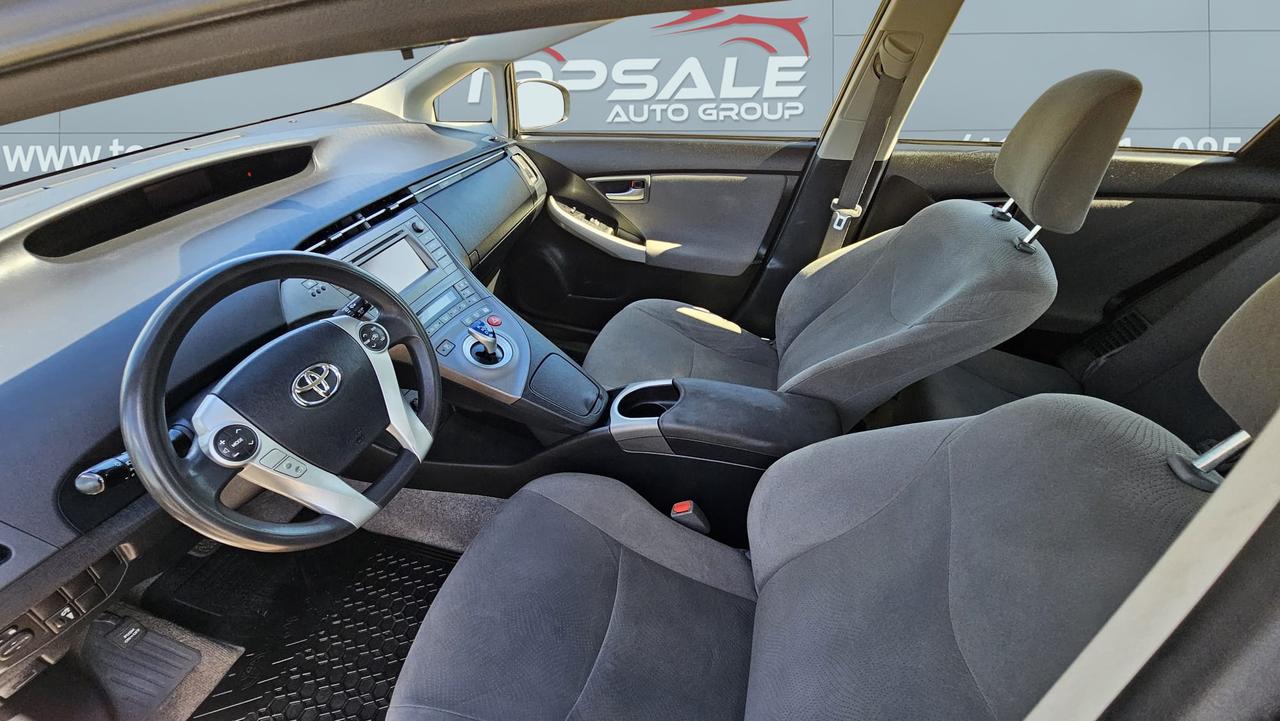2014 Toyota Prius  Photo