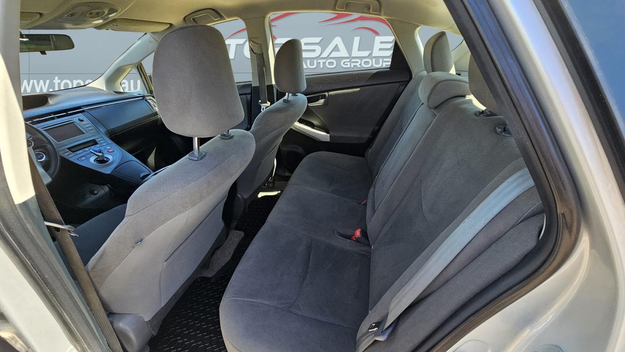 2014 Toyota Prius  Photo